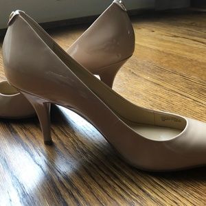Michael Kors Flex Mid Pump
